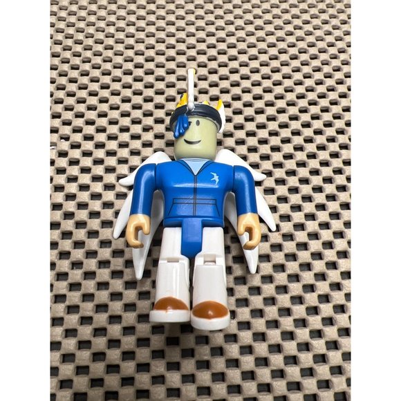 Roblox Series 1 and 3 - 4 Character Lot No Codes - Picture 8 of 9